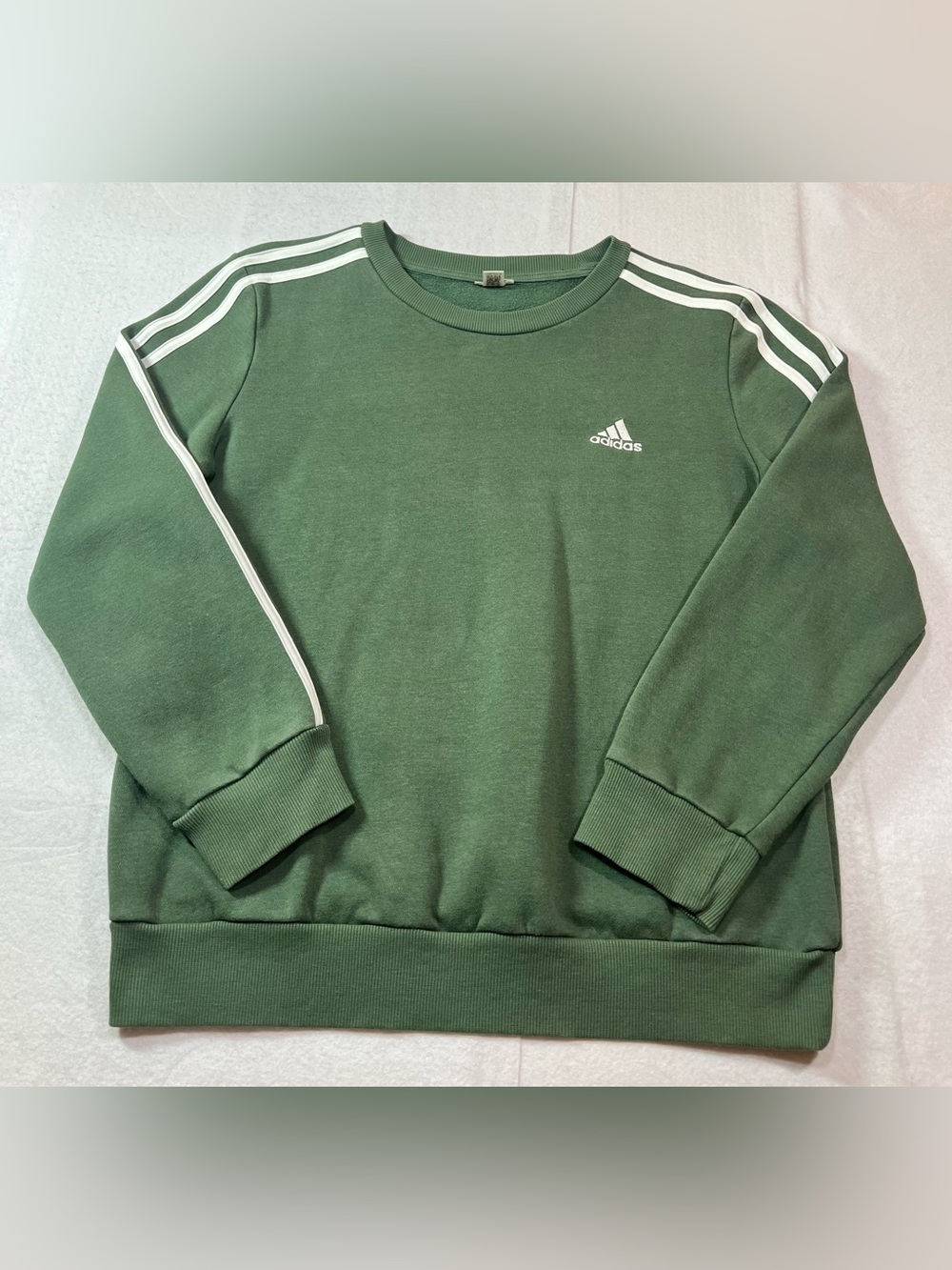 Adidas Essentials 3-Stripes Men’s Fleece Crewneck Sweatshirt,Shadow Green, M